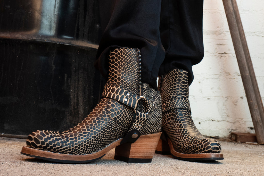 No.2070 HIGHROAD ankle zip boot Black Twister